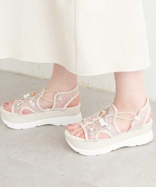 natural couture（ナチュラルクチュール）の「チュールスポサン（サンダル・レディース・オフホワイト/ピンクベージュ/ブラック・MEDIUM/LARGE）」の4枚目の写真