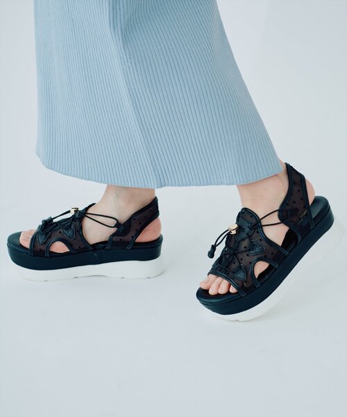 natural couture（ナチュラルクチュール）の「チュールスポサン（サンダル・レディース・オフホワイト/ピンクベージュ/ブラック・MEDIUM/LARGE）」の7枚目の写真