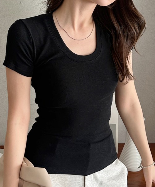 Eclat one（エクラワン）の「【Eclat one】深Uネック ベーシック半袖Tシャツ（Tシャツ/カットソー・レディース・イエロー/ホワイト/グレー/ブラック・FREE）」の2枚目の写真