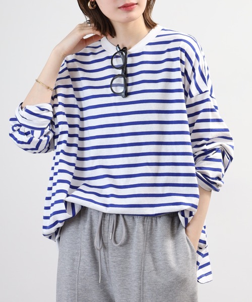 FUNALIVE(ファンアライブ)の「ボーダー オーバーサイズロンT チュニック丈 ドロップショルダー(Tシャツ/カットソー・レディース・ブルー/杢グレー/ブラック・LL~3L/M~L)」の3枚目の写真
