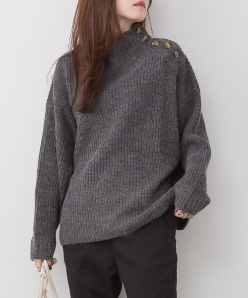 aity(アイティ)の「M-5L バルキーサイドボタンハイネックセーター(ニット/セーター・レディース・ブラック/チャコールグレー/ライトグレー・4L~5L/LL~3L/M~L)」の3枚目の写真