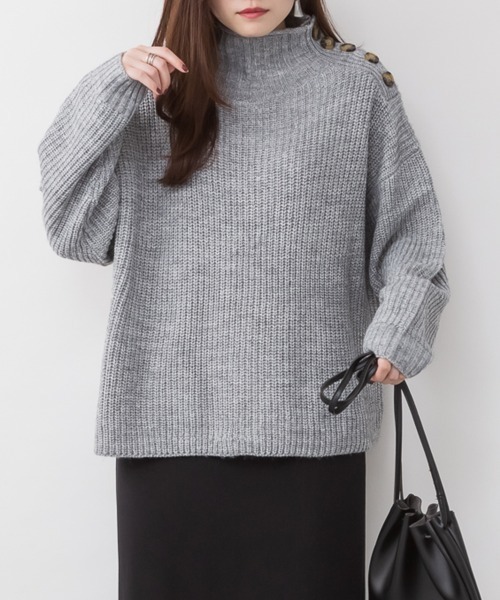 aity(アイティ)の「M-5L バルキーサイドボタンハイネックセーター(ニット/セーター・レディース・ブラック/チャコールグレー/ライトグレー・4L~5L/LL~3L/M~L)」の4枚目の写真