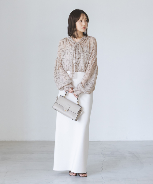 Noble(ノーブル)の「【洗える】ドットシフォンギャザーボウタイブラウス(シャツ/ブラウス・レディース・ブラック/ベージュ・FREE)」の3枚目の写真