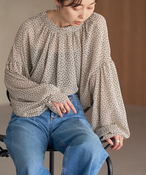 Noble(ノーブル)の「【洗える】ドットシフォンギャザーボウタイブラウス(シャツ/ブラウス・レディース・ブラック/ベージュ・FREE)」の8枚目の写真