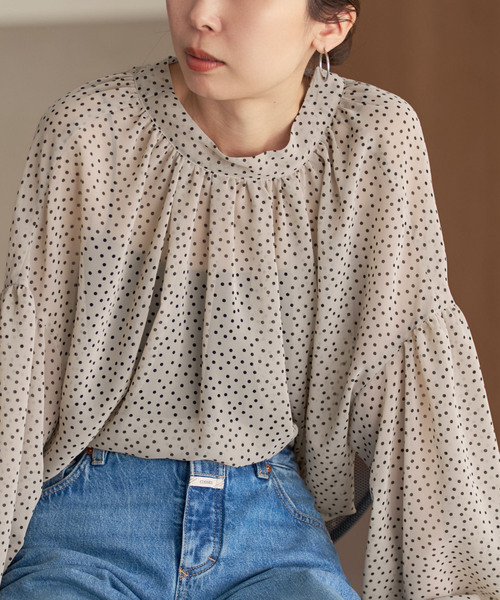 Noble(ノーブル)の「【洗える】ドットシフォンギャザーボウタイブラウス(シャツ/ブラウス・レディース・ブラック/ベージュ・FREE)」の9枚目の写真