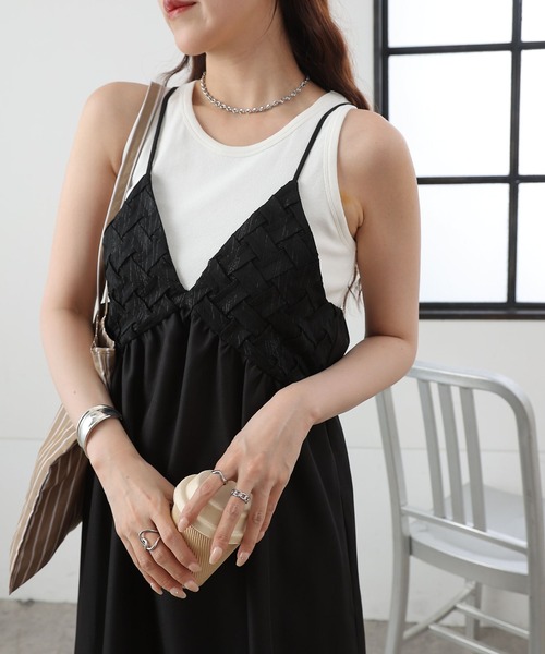 COLONY 2139(コロニートゥーワンスリーナイン)の「異素材ドッキングキャミワンピース(ワンピース・レディース・ブラウン/ブラック・FREE)」の3枚目の写真