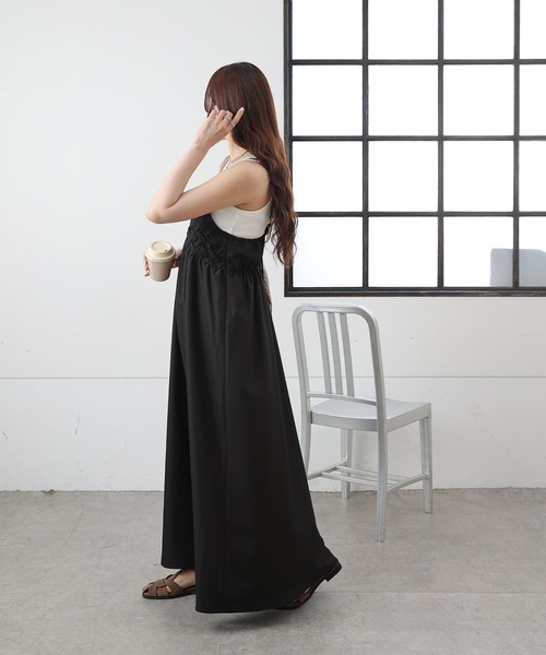 COLONY 2139(コロニートゥーワンスリーナイン)の「異素材ドッキングキャミワンピース(ワンピース・レディース・ブラウン/ブラック・FREE)」の8枚目の写真