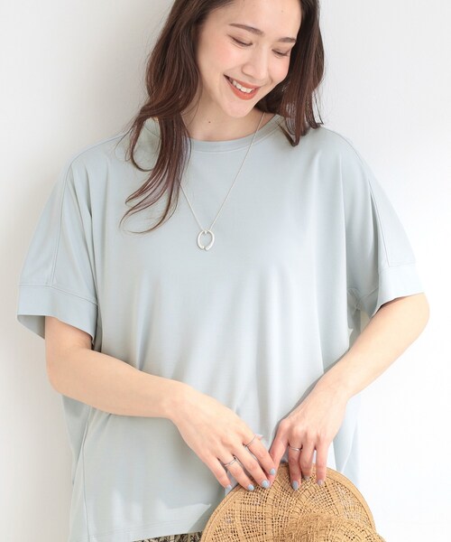 SHOO・LA・RUE(シューラルー)の「【新色追加/ひんやり/UV/S-LL/体型カバー】秋まで着られる ひやとろドルマンTシャツ(Tシャツ/カットソー・レディース・ダークブラウン/サックスブルー/ブラック/ホワイト系5・04/03/02/01)」の4枚目の写真
