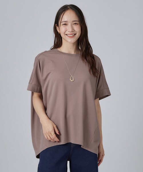 SHOO・LA・RUE(シューラルー)の「【新色追加/ひんやり/UV/S-LL/体型カバー】秋まで着られる ひやとろドルマンTシャツ(Tシャツ/カットソー・レディース・ダークブラウン/サックスブルー/ブラック/ホワイト系5・04/03/02/01)」の9枚目の写真
