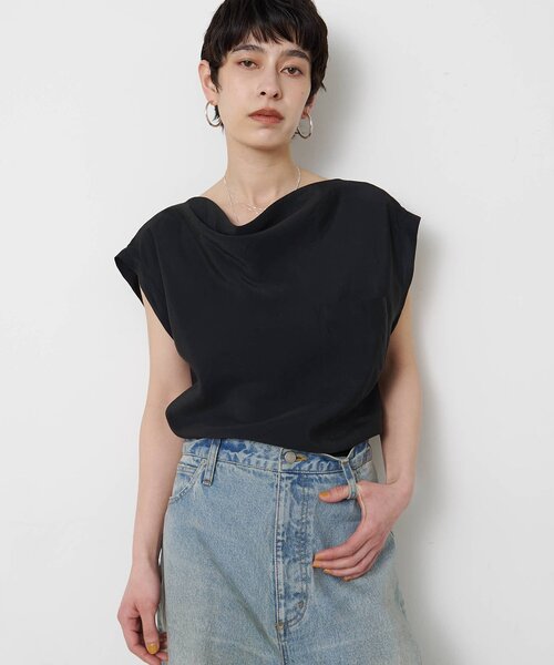 Whim Gazette(ウィムガゼット)の「ドレープノースリーブブラウス(シャツ/ブラウス・レディース・ベージュ/ベビーピンク/サックスブルー/ブラック/オフホワイト・FREE)」の2枚目の写真