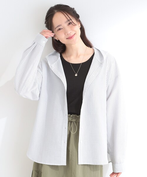 SHOO・LA・RUE(シューラルー)の「【洗濯機可/S-LL/体型カバー】大人カジュアルスタイルに フード付きストライプシャツ(シャツ/ブラウス・レディース・サックスブルー系2/ブラック系2/ホワイト系5・01/03/02/04)」の8枚目の写真