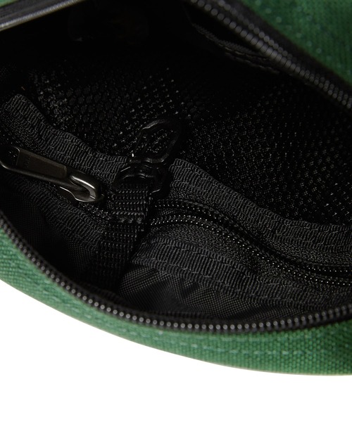 thisisneverthat(ディスイズネバーザット)の「T-Logo Shoulder Bag(ショルダーバッグ・メンズ・グリーン/ブラック・FREE)」の5枚目の写真