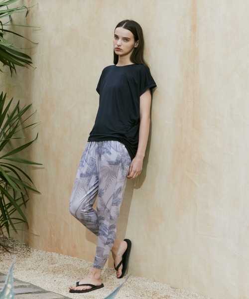 Julier Yoga and Relax（ジュリエヨガアンドリラックス）の「Julier palm treeプリントギャザーパンツ（その他パンツ・レディース・オレンジ/ベージュ・1/0）」の7枚目の写真