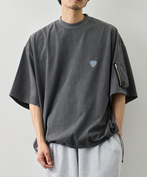 is-ness(イズネス)の「【is-ness】Arm Pocket Balloon T-Shirt(Tシャツ/カットソー・メンズ・グリーン/ダークグレー/ブルー/ブラック・L/M)」の2枚目の写真