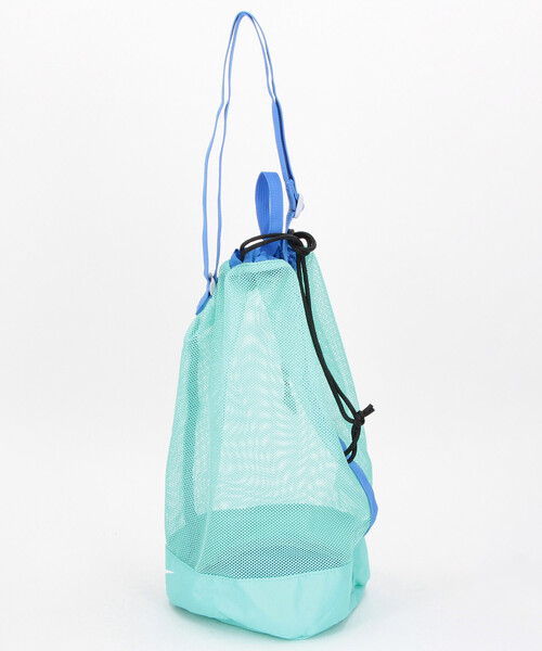 NIKE(ナイキ)の「NIKE/ナイキ NIKE SWIM 26SSメッシュショルダープールバッグ(トートバッグ・メンズ・グレー/ブルーグリーン/ブラック/レッド・ONE SIZE)」の5枚目の写真