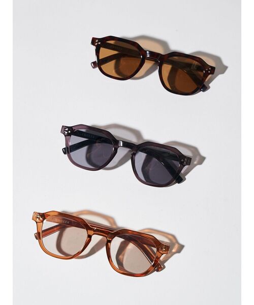 ELENDEEK(エレンディーク)の「FACET FRAME SUNGLASSES(サングラス・レディース・ブラック/ブラウン/ベージュ・FREE)」の8枚目の写真