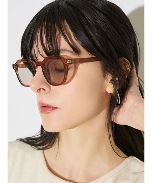 ELENDEEK(エレンディーク)の「FACET FRAME SUNGLASSES(サングラス・レディース・ブラック/ブラウン/ベージュ・FREE)」の10枚目の写真