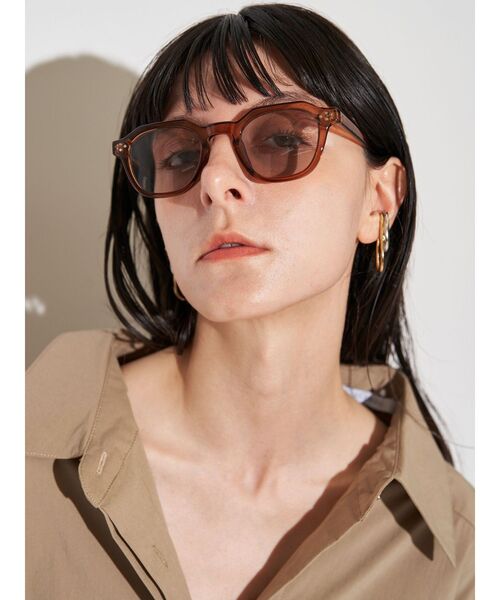 ELENDEEK(エレンディーク)の「FACET FRAME SUNGLASSES(サングラス・レディース・ブラック/ブラウン/ベージュ・FREE)」の11枚目の写真