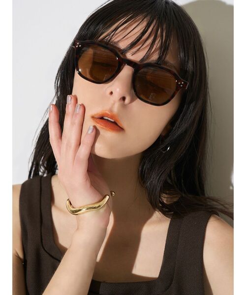 ELENDEEK(エレンディーク)の「FACET FRAME SUNGLASSES(サングラス・レディース・ブラック/ブラウン/ベージュ・FREE)」の14枚目の写真