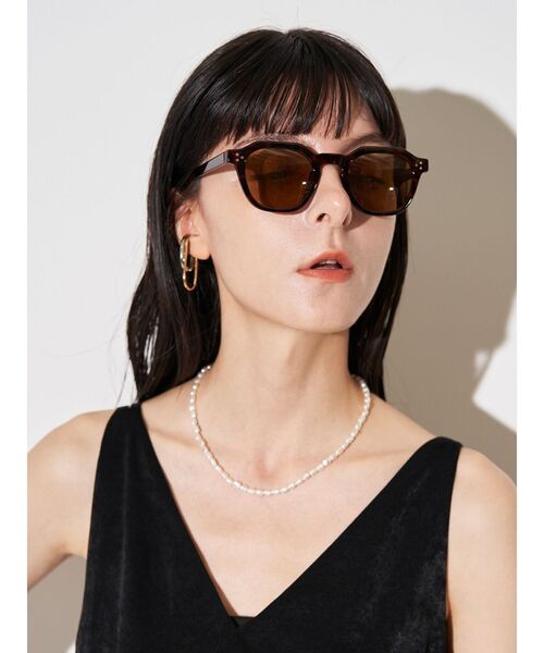 ELENDEEK(エレンディーク)の「FACET FRAME SUNGLASSES(サングラス・レディース・ブラック/ブラウン/ベージュ・FREE)」の16枚目の写真