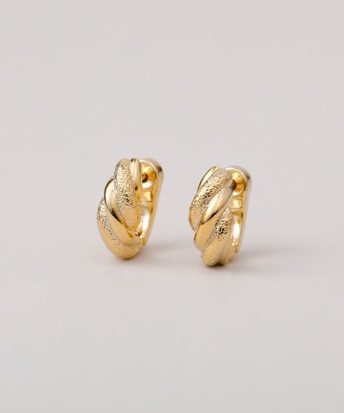 CALIN STANDARD(カリンスタンダード)の「◆金属アレルギー対応◆◆made in japan◆【片手でスムースワンタッチ】ツイストダブルライン ミニスムースピアス(ピアス(両耳用)・レディース・ピンクゴールド/ゴールド/シルバー・FREE)」の1枚目の写真