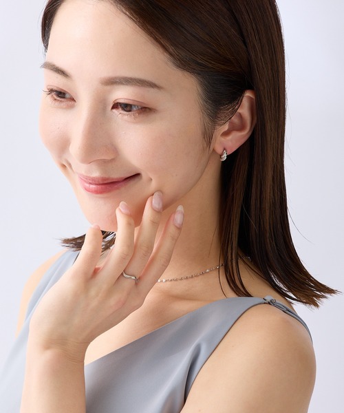 CALIN STANDARD(カリンスタンダード)の「◆金属アレルギー対応◆◆made in japan◆【片手でスムースワンタッチ】ツイストダブルライン ミニスムースピアス(ピアス(両耳用)・レディース・ピンクゴールド/ゴールド/シルバー・FREE)」の14枚目の写真