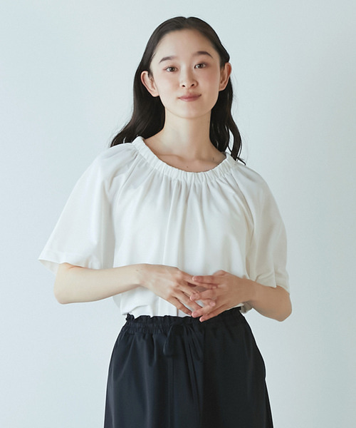 LOGEMENT DE CLAIRE(ロジュモンドクレール)の「【Allease/オールイーズ】ギャザーカットブラウス(Tシャツ/カットソー・レディース・モカ/カーキ/ブラック/オフホワイト・FREE)」の1枚目の写真