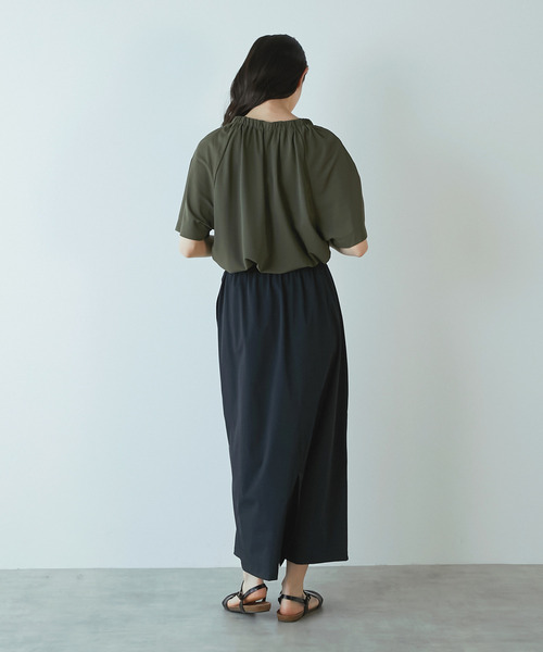 LOGEMENT DE CLAIRE(ロジュモンドクレール)の「【Allease/オールイーズ】ギャザーカットブラウス(Tシャツ/カットソー・レディース・モカ/カーキ/ブラック/オフホワイト・FREE)」の17枚目の写真