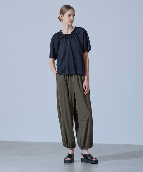 LOGEMENT DE CLAIRE(ロジュモンドクレール)の「【Allease/オールイーズ】ギャザーカットブラウス(Tシャツ/カットソー・レディース・モカ/カーキ/ブラック/オフホワイト・FREE)」の11枚目の写真