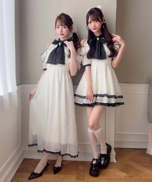couture BY ROJITA(クチュールバイロジータ)の「【Mサイズ/ロング丈】ボウタイリボンアメスリ風ワンピース(ワンピース・レディース・ブラック/マルチ/ピンク/ブルー・FREE/MEDIUM)」の6枚目の写真