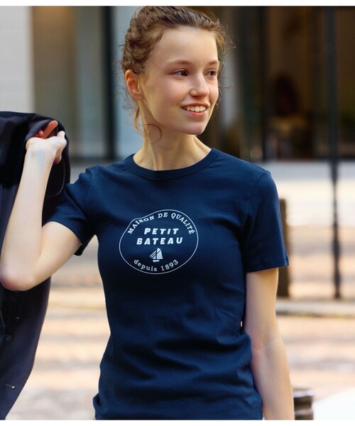 PETIT BATEAU(プチバトー)の「PBプリントクルーネック半袖Tシャツ(Tシャツ/カットソー・レディース・ネイビー・SMALL)」の1枚目の写真