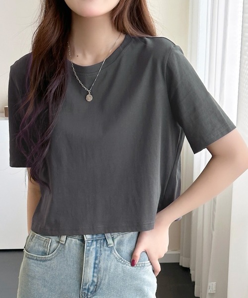 DAY CLOSET(デイ クローゼット)の「【UVカット率98%/UPF50+/汗染み防止/撥水】半袖 バック ワンポイント ボックス シルエット Tシャツ レディース(Tシャツ/カットソー・レディース・ブラック/ホワイト/チャコールグレー・L/M)」の16枚目の写真