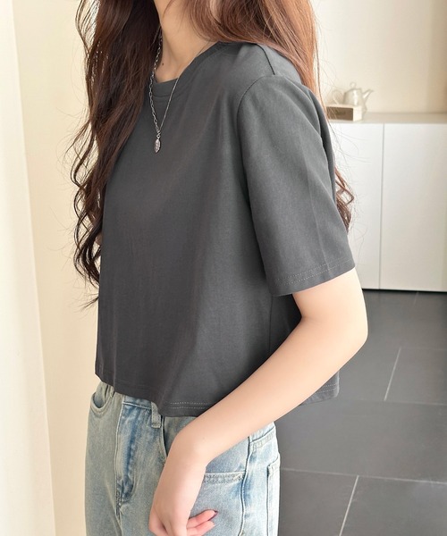 DAY CLOSET(デイ クローゼット)の「【UVカット率98%/UPF50+/汗染み防止/撥水】半袖 バック ワンポイント ボックス シルエット Tシャツ レディース(Tシャツ/カットソー・レディース・ブラック/ホワイト/チャコールグレー・L/M)」の17枚目の写真