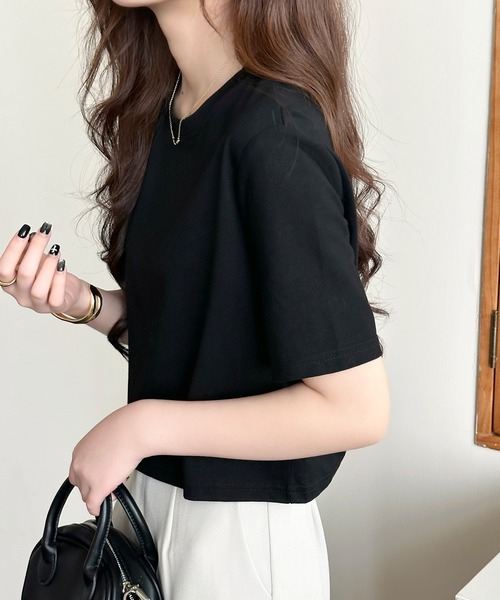 DAY CLOSET(デイ クローゼット)の「【UVカット率98%/UPF50+/汗染み防止/撥水】半袖 バック ワンポイント ボックス シルエット Tシャツ レディース(Tシャツ/カットソー・レディース・ブラック/ホワイト/チャコールグレー・L/M)」の10枚目の写真
