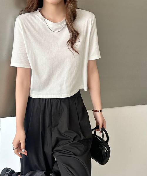 DAY CLOSET(デイ クローゼット)の「【UVカット率98%/UPF50+/汗染み防止/撥水】半袖 バック ワンポイント ボックス シルエット Tシャツ レディース(Tシャツ/カットソー・レディース・ブラック/ホワイト/チャコールグレー・L/M)」の5枚目の写真