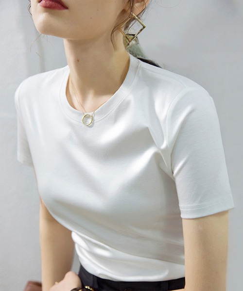 lulufa(ルルファ)の「コンパクトシルエット 艶感 上品 シルケット半袖 Tシャツ(Tシャツ/カットソー・レディース・ブラック/ホワイト・FREE)」の2枚目の写真