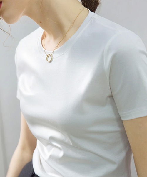 lulufa(ルルファ)の「コンパクトシルエット 艶感 上品 シルケット半袖 Tシャツ(Tシャツ/カットソー・レディース・ブラック/ホワイト・FREE)」の9枚目の写真