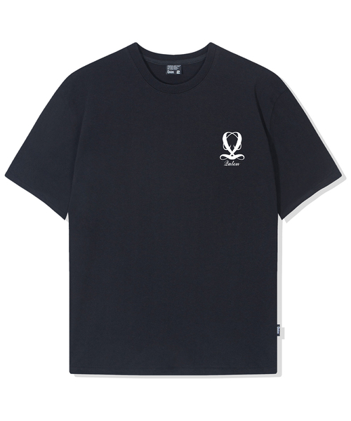 QUTON(ク―トン)の「ハートロゴオーバーサイズヘビー半袖Tシャツ_ブラック(Tシャツ/カットソー・メンズ・ブラック・1/2/3/4)」の1枚目の写真