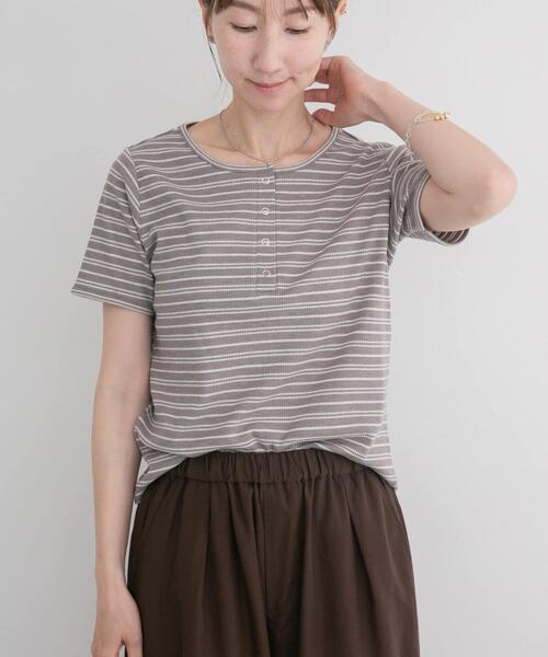 ITEMS URBANRESEARCH(アイテムズ アーバンリサーチ)の「ワッフル半袖Tシャツ(Tシャツ/カットソー・レディース・グレー/ブラック/オフホワイト・FREE)」の1枚目の写真