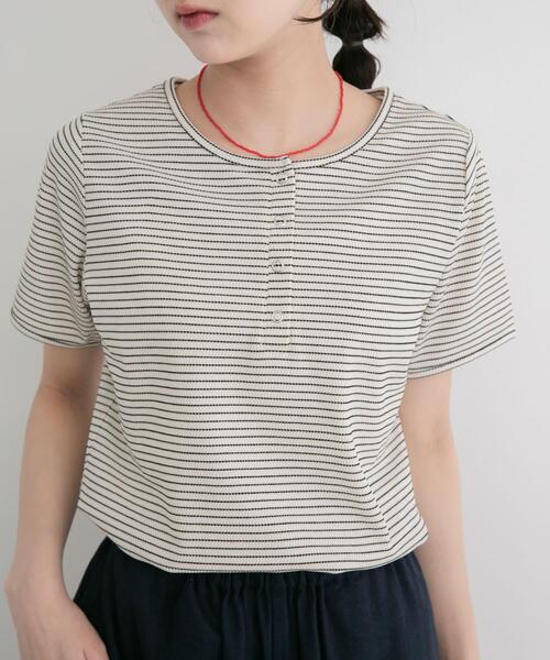 ITEMS URBANRESEARCH(アイテムズ アーバンリサーチ)の「ワッフル半袖Tシャツ(Tシャツ/カットソー・レディース・グレー/ブラック/オフホワイト・FREE)」の4枚目の写真