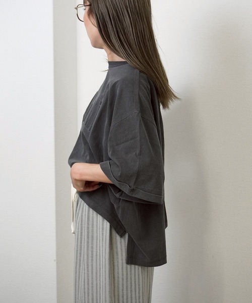 gossara(ゴサラ)の「【立体ロゴデザイン】オンニエンボスTEE(Tシャツ/カットソー・レディース・チャコールグレー/グレイッシュベージュ/ネイビー/キャメル・FREE)」の8枚目の写真