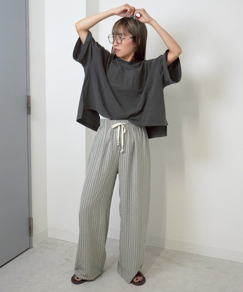 gossara(ゴサラ)の「【立体ロゴデザイン】オンニエンボスTEE(Tシャツ/カットソー・レディース・チャコールグレー/グレイッシュベージュ/ネイビー/キャメル・FREE)」の10枚目の写真