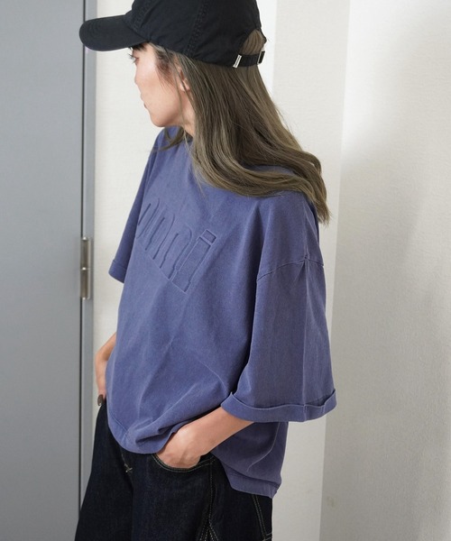 gossara(ゴサラ)の「【立体ロゴデザイン】オンニエンボスTEE(Tシャツ/カットソー・レディース・チャコールグレー/グレイッシュベージュ/ネイビー/キャメル・FREE)」の13枚目の写真