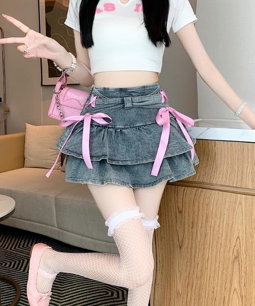 LUCPY（ラクピー）の「リボンベルトティアードデニムミニスカート（スカート・レディース・ブルー/ブラック・LARGE/MEDIUM/SMALL）」の4枚目の写真