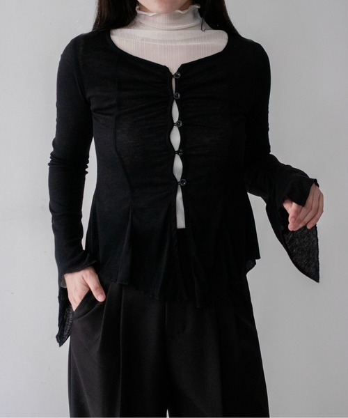 on:nue(オンニュ)の「【on:nue】フロントギャザーベルスリーブカーディガン /26-27 AW COLLECTION(カーディガン/ボレロ・レディース・ブラック/ベージュ・FREE)」の12枚目の写真