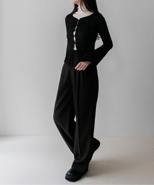 on:nue(オンニュ)の「【on:nue】フロントギャザーベルスリーブカーディガン /26-27 AW COLLECTION(カーディガン/ボレロ・レディース・ブラック/ベージュ・FREE)」の18枚目の写真