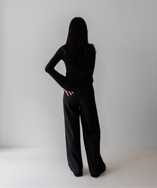 on:nue(オンニュ)の「【on:nue】フロントギャザーベルスリーブカーディガン /26-27 AW COLLECTION(カーディガン/ボレロ・レディース・ブラック/ベージュ・FREE)」の22枚目の写真