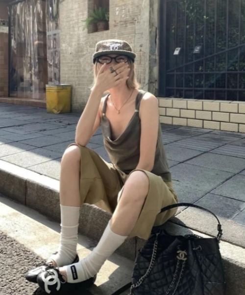 Vipoa（ヴィポア）の「折り返しデザインハーフパンツ（その他パンツ・レディース・ベージュ・MEDIUM/LARGE）」の4枚目の写真