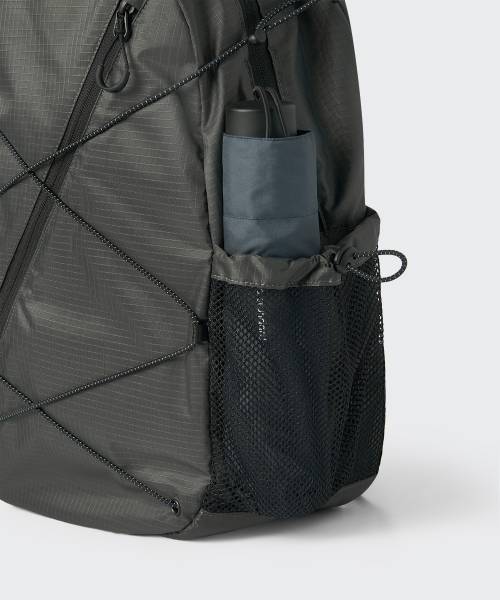 MUSINSA STANDARD（ムシンサスタンダード）の「[シティレジャー] リップストップストリングハイキングバックパック [マッドグレー]（バックパック/リュック・レディース・その他・FREE）」の6枚目の写真
