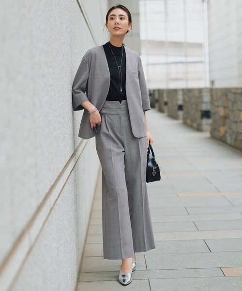 ICB(アイシービー)の「ウール2WAYストレッチ サスペンダー付きワイドストレートパンツ(その他パンツ・レディース・ブラック系/ライトグレー系7/ダークブラウン系7・00/0/2/4/6/8)」の4枚目の写真